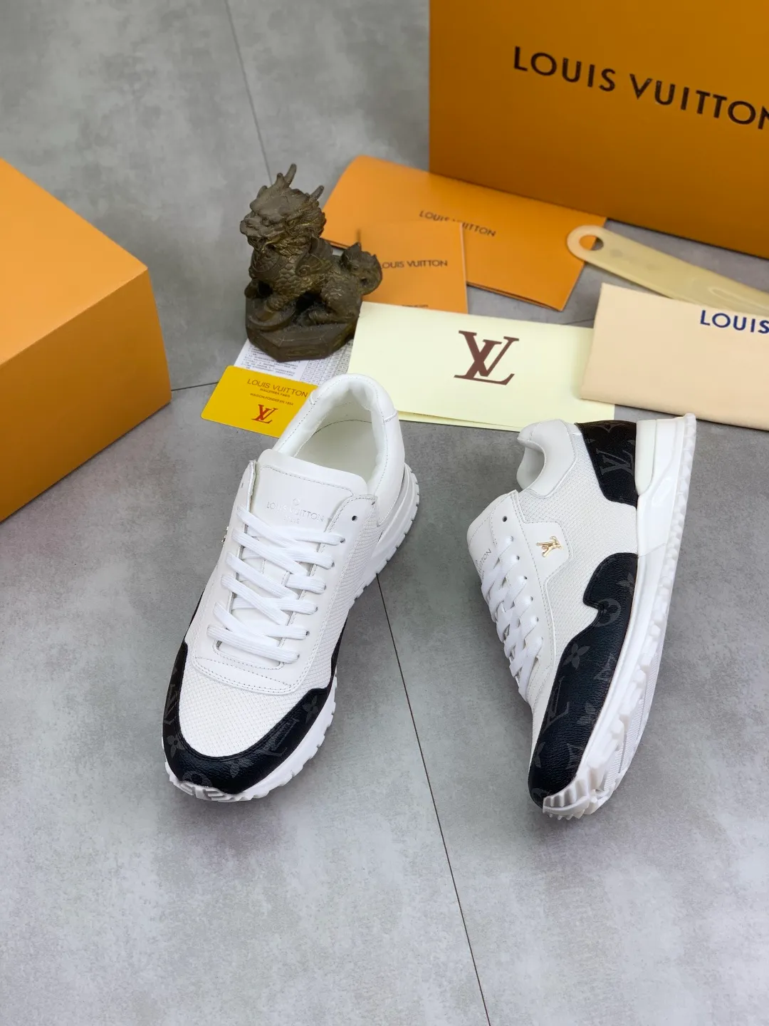 Men's men's shoes 💰P680 new style 💶[LOUIS VUITTON] (original order) new style 🍀LV Louis Vuitton * - top version of LV classic trendy shoes! Made of imported original cowhide and water-dyed cowhide lining. The latest original wear-resistant rubber combination outsole! High quality products! Multiple colors available, code number: 38-44 (45 46 customized)